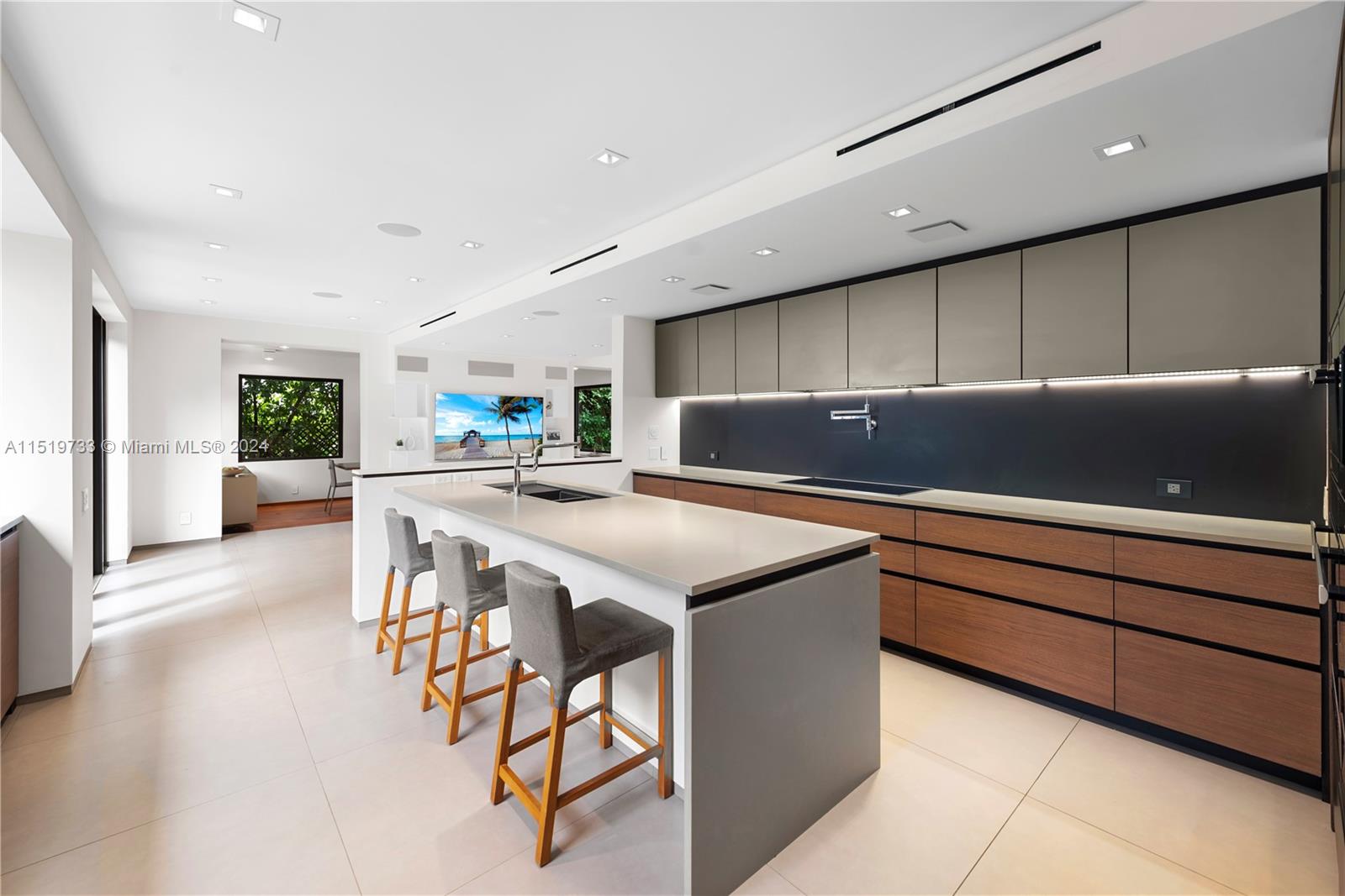 5146 Alton Rd, Miami Beach, Florida 33140, 4 Bedrooms Bedrooms, ,4 BathroomsBathrooms,Residential,For Sale,5146 Alton Rd,A11519733
