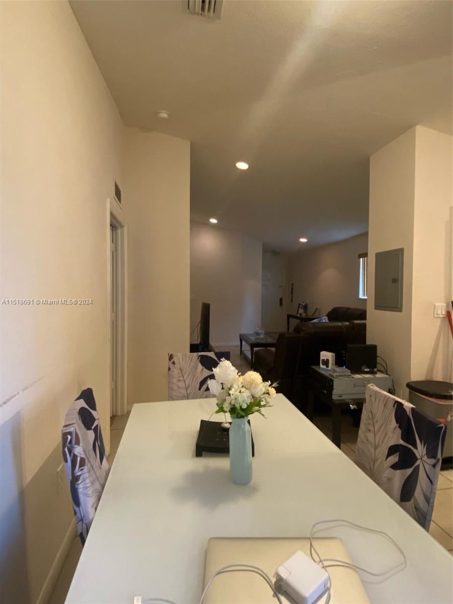 2921 SE 13th Rd 201-39, Homestead, Florida 33035, 3 Bedrooms Bedrooms, ,2 BathroomsBathrooms,Residentiallease,For Rent,2921 SE 13th Rd 201-39,A11518691