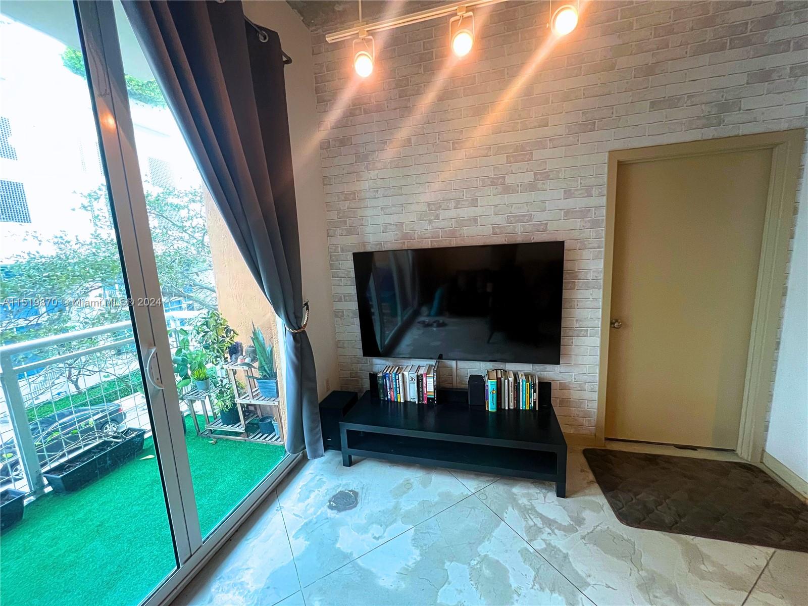 2001 Biscayne Blvd 2208, Miami, Florida 33137, 1 Bedroom Bedrooms, ,1 BathroomBathrooms,Residentiallease,For Rent,2001 Biscayne Blvd 2208,A11519870