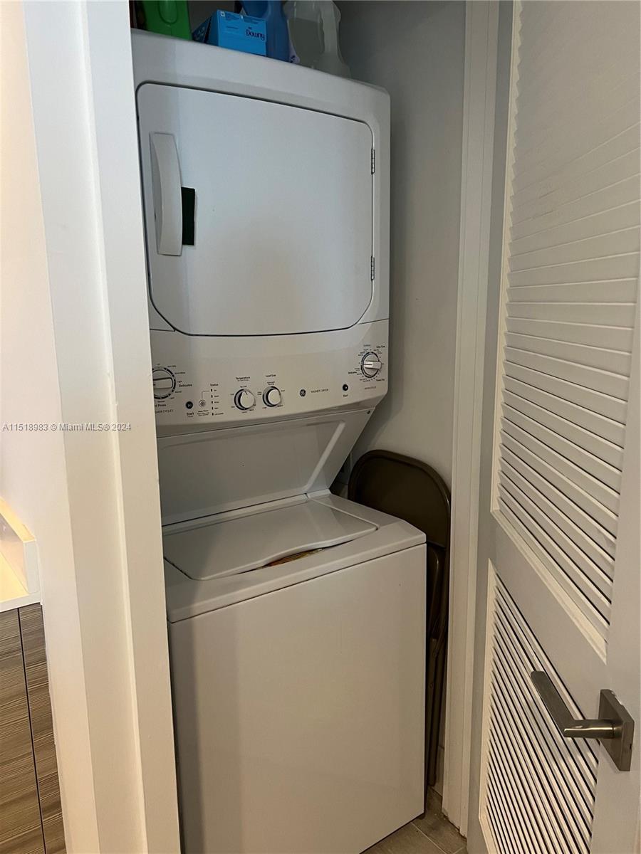 121 NE 34th St 2502, Miami, Florida 33137, 2 Bedrooms Bedrooms, ,2 BathroomsBathrooms,Residentiallease,For Rent,121 NE 34th St 2502,A11518983