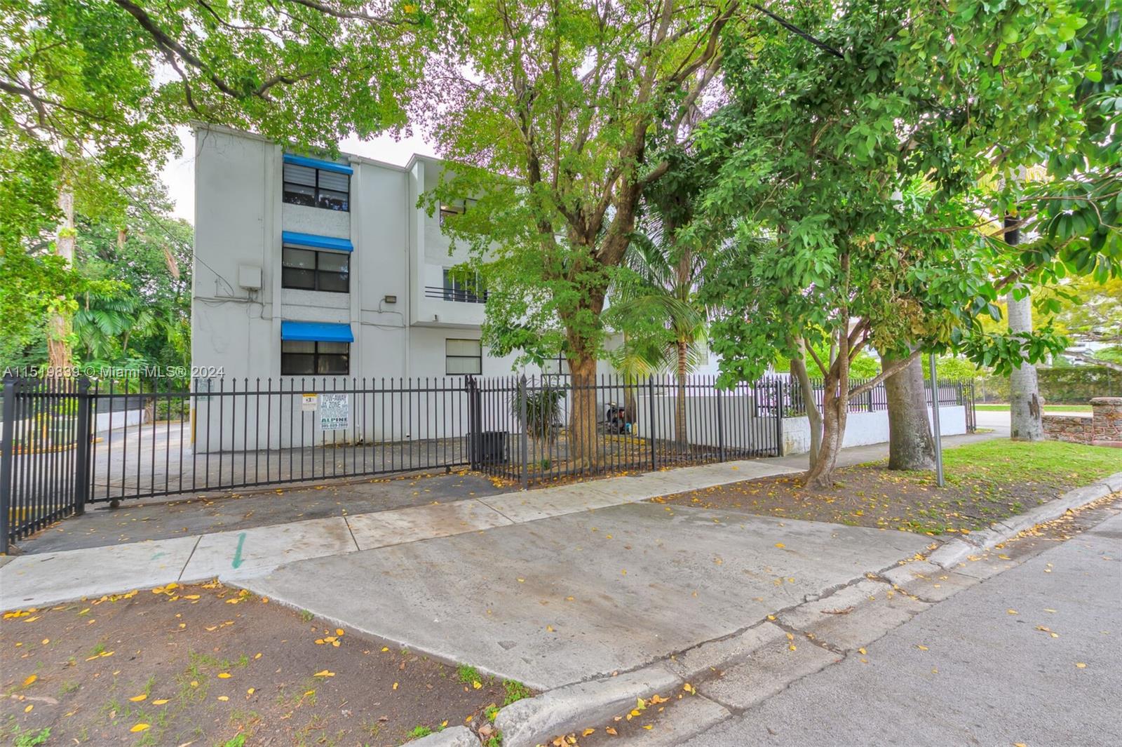 950 11th St, Miami, FL, 33136 United States, 1 Bedroom Bedrooms, ,1 BathroomBathrooms,Residential,For Sale,11th St,A11519839