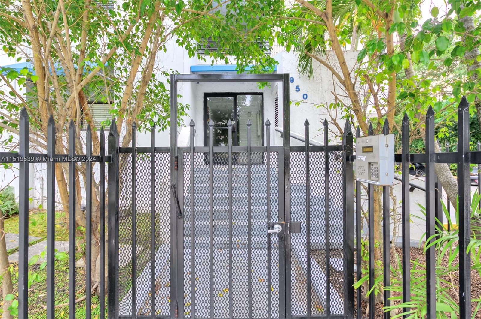 950 11th St, Miami, FL, 33136 United States, 1 Bedroom Bedrooms, ,1 BathroomBathrooms,Residential,For Sale,11th St,A11519839