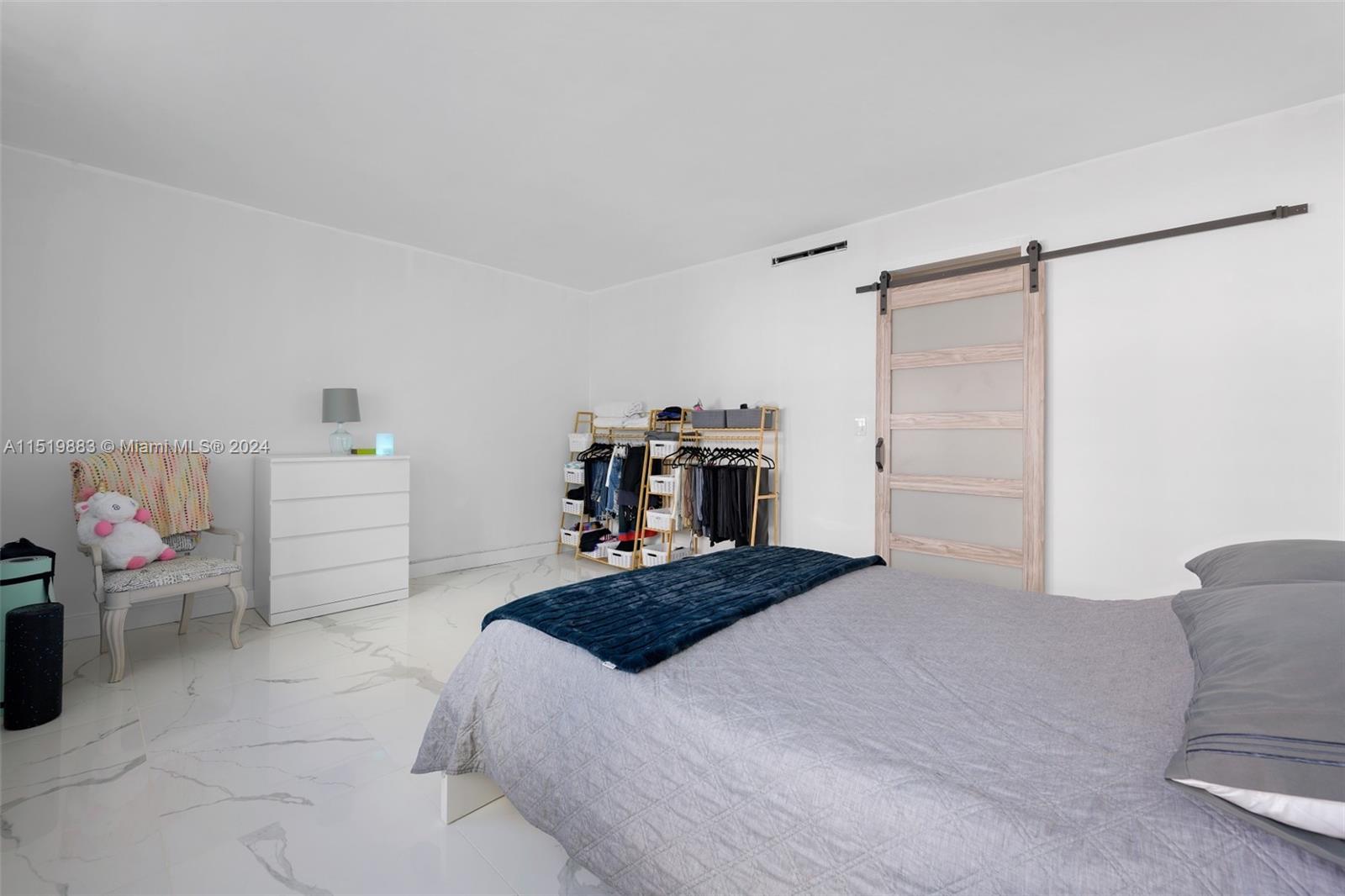 5055 Collins Ave 5A, Miami Beach, Florida 33140, 1 Bedroom Bedrooms, ,1 BathroomBathrooms,Residential,For Sale,5055 Collins Ave 5A,A11519883