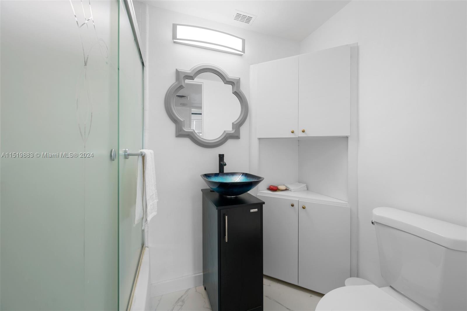 5055 Collins Ave 5A, Miami Beach, Florida 33140, 1 Bedroom Bedrooms, ,1 BathroomBathrooms,Residential,For Sale,5055 Collins Ave 5A,A11519883