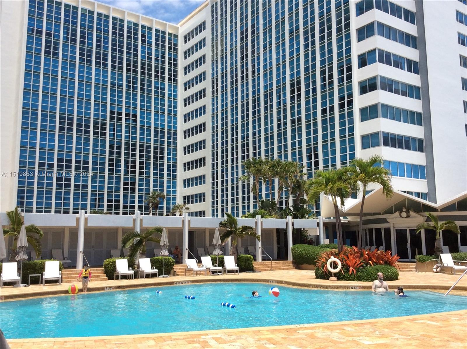 5055 Collins Ave 5A, Miami Beach, Florida 33140, 1 Bedroom Bedrooms, ,1 BathroomBathrooms,Residential,For Sale,5055 Collins Ave 5A,A11519883