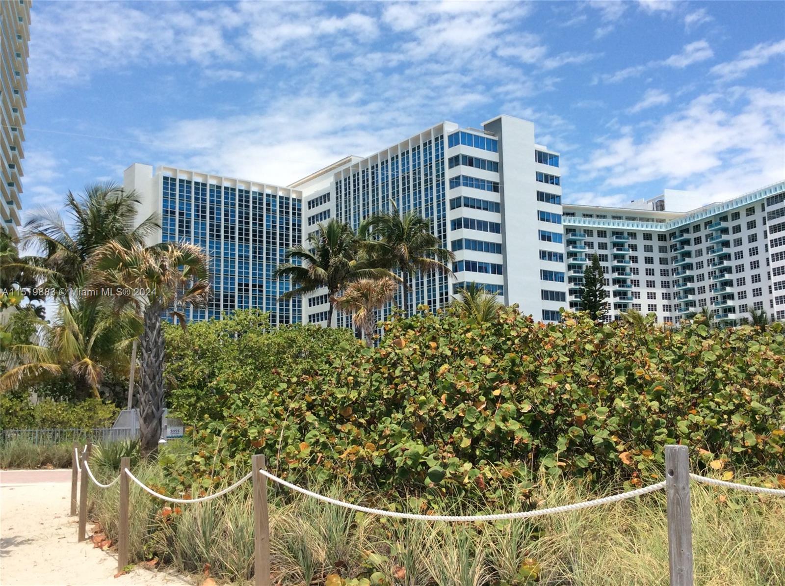 5055 Collins Ave 5A, Miami Beach, Florida 33140, 1 Bedroom Bedrooms, ,1 BathroomBathrooms,Residential,For Sale,5055 Collins Ave 5A,A11519883