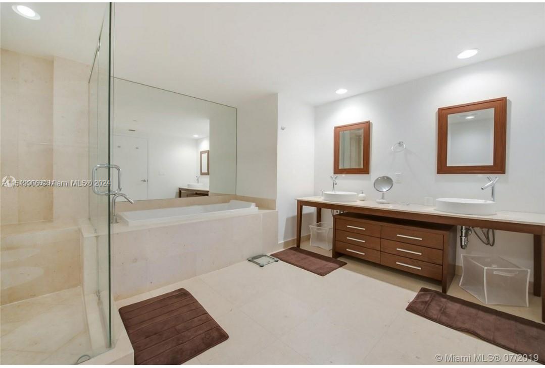 Ensuite for main bedroom