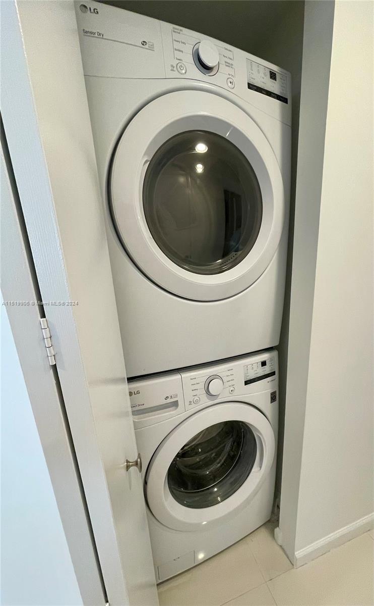 495 Brickell Ave 3301, Miami, Florida 33131, 3 Bedrooms Bedrooms, ,2 BathroomsBathrooms,Residentiallease,For Rent,495 Brickell Ave 3301,A11519906