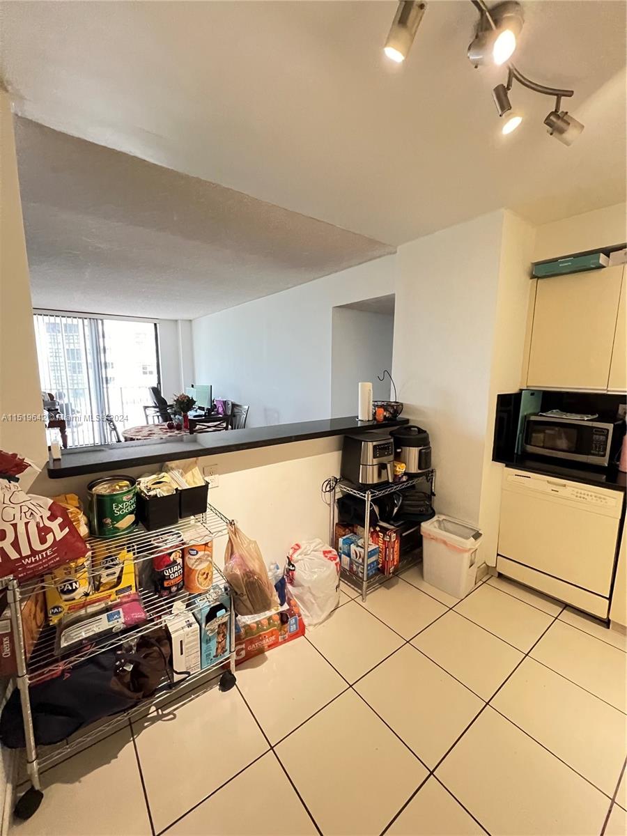 18151 NE 31st Ct 504, Aventura, Florida 33160, 2 Bedrooms Bedrooms, ,2 BathroomsBathrooms,Residential,For Sale,18151 NE 31st Ct 504,A11519642