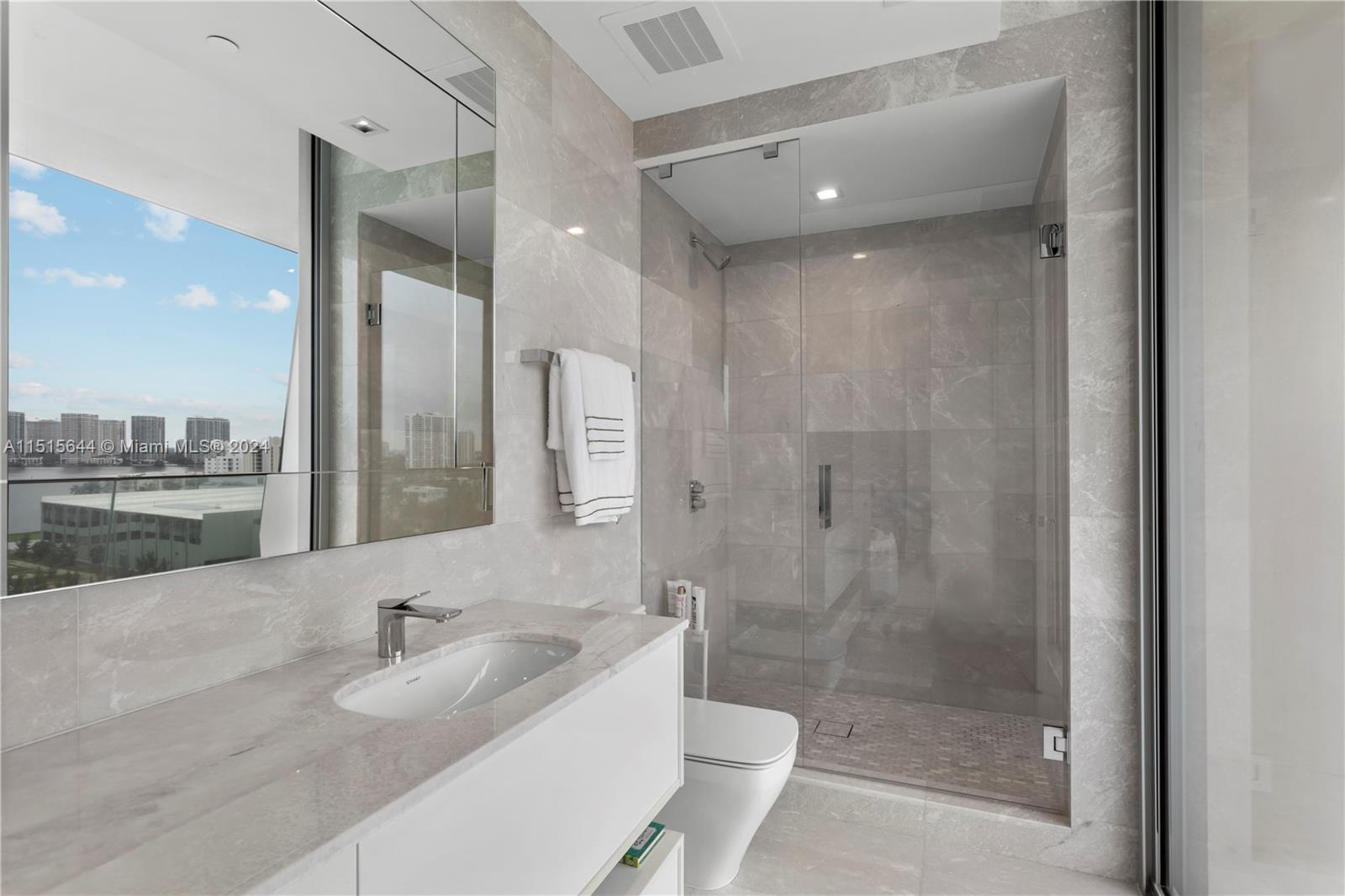 18501 Collins Ave, Sunny Isles Beach, FL, 33160 United States, 3 Bedrooms Bedrooms, ,4 BathroomsBathrooms,Residential,For Sale,Collins Ave,A11515644