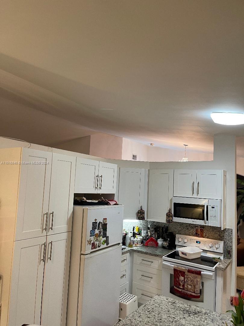 8020 SW 157th Pl, Miami, Florida 33193, 3 Bedrooms Bedrooms, ,2 BathroomsBathrooms,Residential,For Sale,8020 SW 157th Pl,A11516846