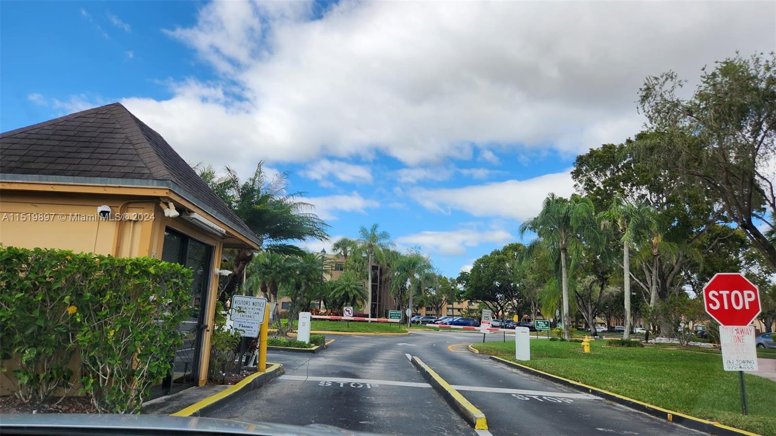 7120 Ashmont Cir 205, Tamarac, Florida 33321, 2 Bedrooms Bedrooms, ,2 BathroomsBathrooms,Residential,For Sale,7120 Ashmont Cir 205,A11519897