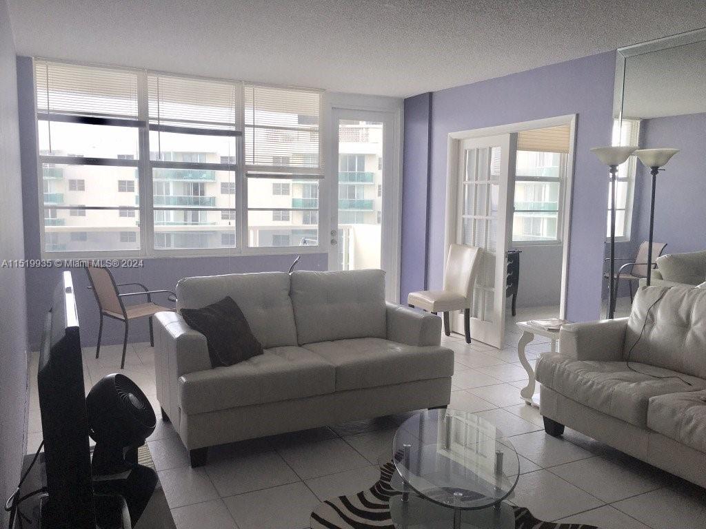 3725 Ocean Dr, Hollywood, FL, 33019 United States, 2 Bedrooms Bedrooms, ,2 BathroomsBathrooms,Residential,For Sale,Ocean Dr,A11519935