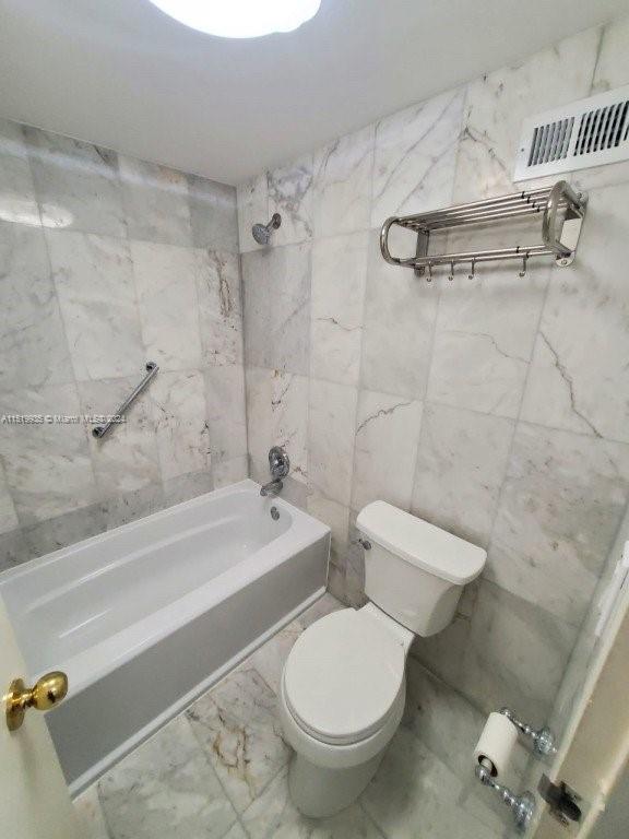 3725 Ocean Dr, Hollywood, FL, 33019 United States, 2 Bedrooms Bedrooms, ,2 BathroomsBathrooms,Residential,For Sale,Ocean Dr,A11519935