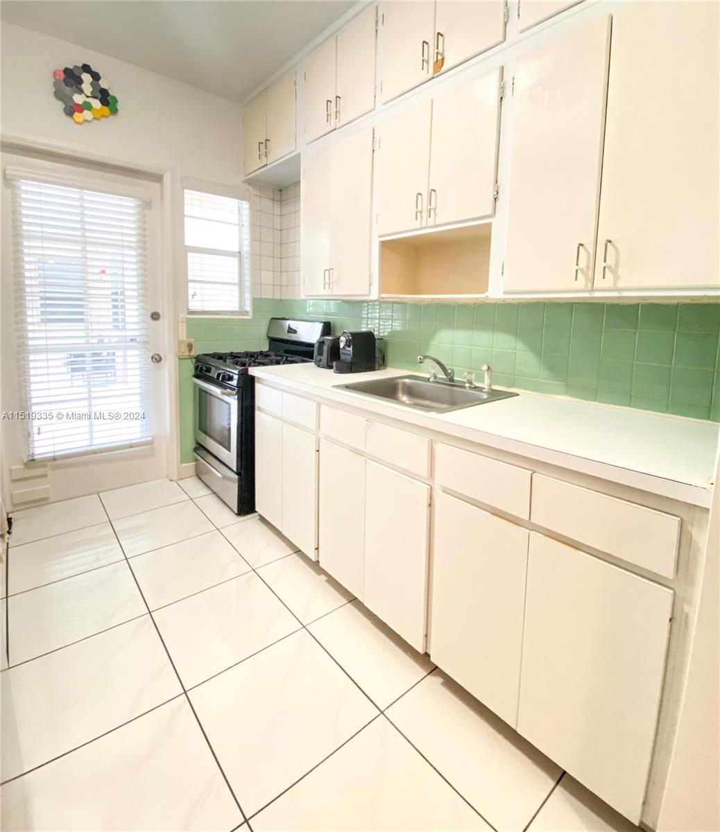 1755 Washington Ave 2C, Miami Beach, Florida 33139, 1 Bedroom Bedrooms, ,1 BathroomBathrooms,Residentiallease,For Rent,1755 Washington Ave 2C,A11519335