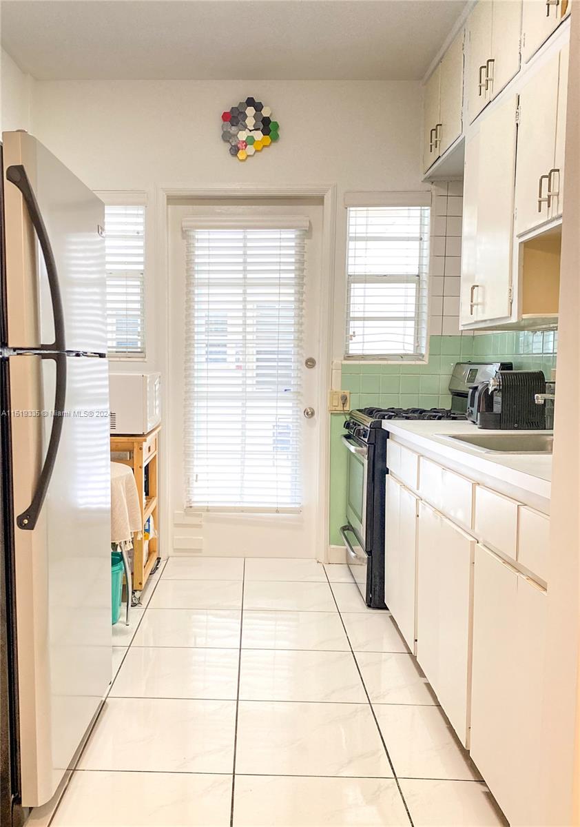 1755 Washington Ave 2C, Miami Beach, Florida 33139, 1 Bedroom Bedrooms, ,1 BathroomBathrooms,Residentiallease,For Rent,1755 Washington Ave 2C,A11519335