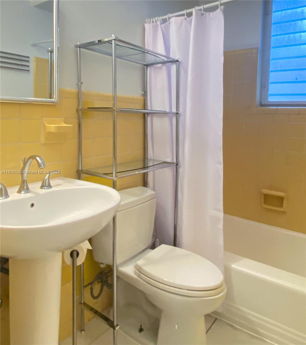 1755 Washington Ave 2C, Miami Beach, Florida 33139, 1 Bedroom Bedrooms, ,1 BathroomBathrooms,Residentiallease,For Rent,1755 Washington Ave 2C,A11519335