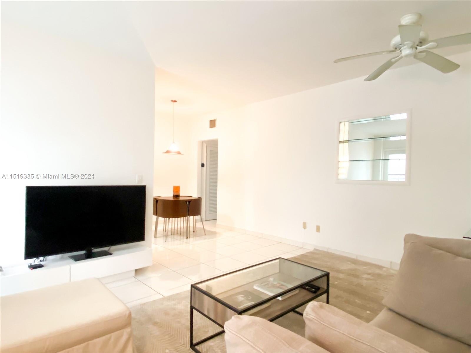 1755 Washington Ave 2C, Miami Beach, Florida 33139, 1 Bedroom Bedrooms, ,1 BathroomBathrooms,Residentiallease,For Rent,1755 Washington Ave 2C,A11519335