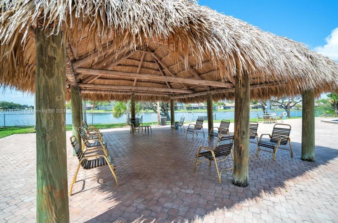 Tiki Hut BBQ Area near Pool