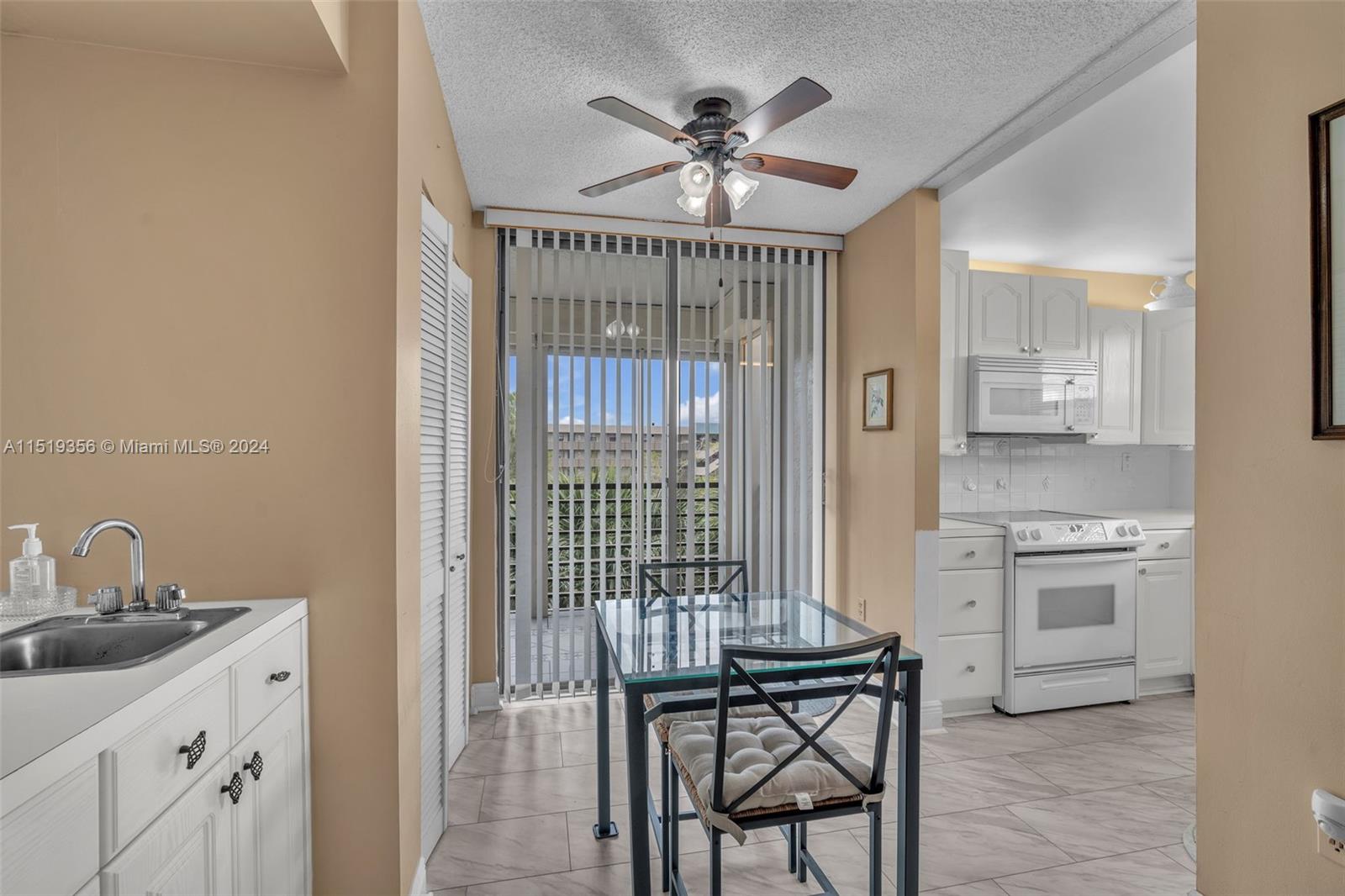 1000 Colony Point Cir, Pembroke Pines, FL, 33026 United States, 2 Bedrooms Bedrooms, ,2 BathroomsBathrooms,Residential,For Sale,Colony Point Cir,A11519356