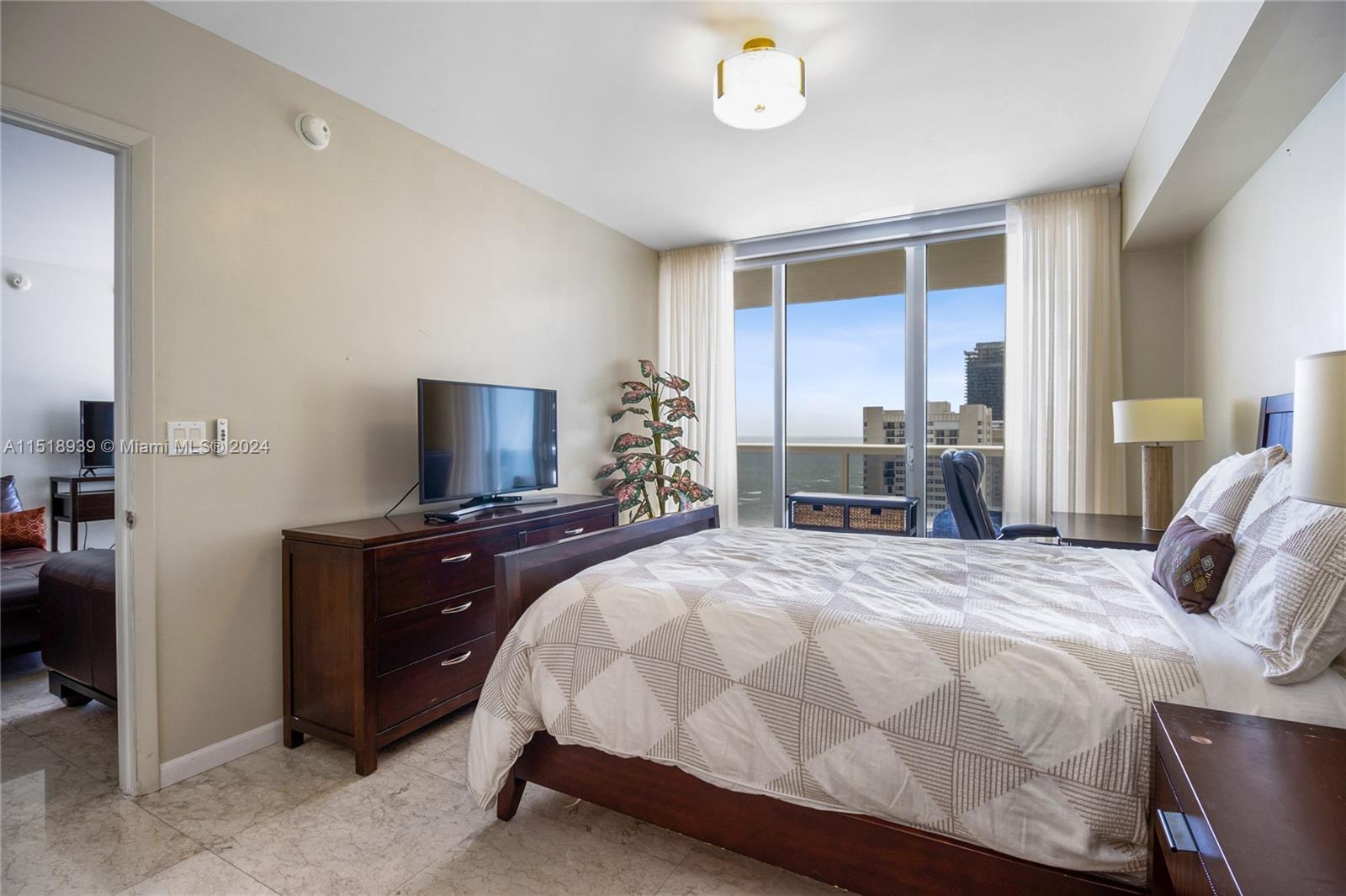 1830 S OCEAN DR 2104, Hallandale Beach, Florida 33009, 3 Bedrooms Bedrooms, ,3 BathroomsBathrooms,Residentiallease,For Rent,1830 S OCEAN DR 2104,A11518939