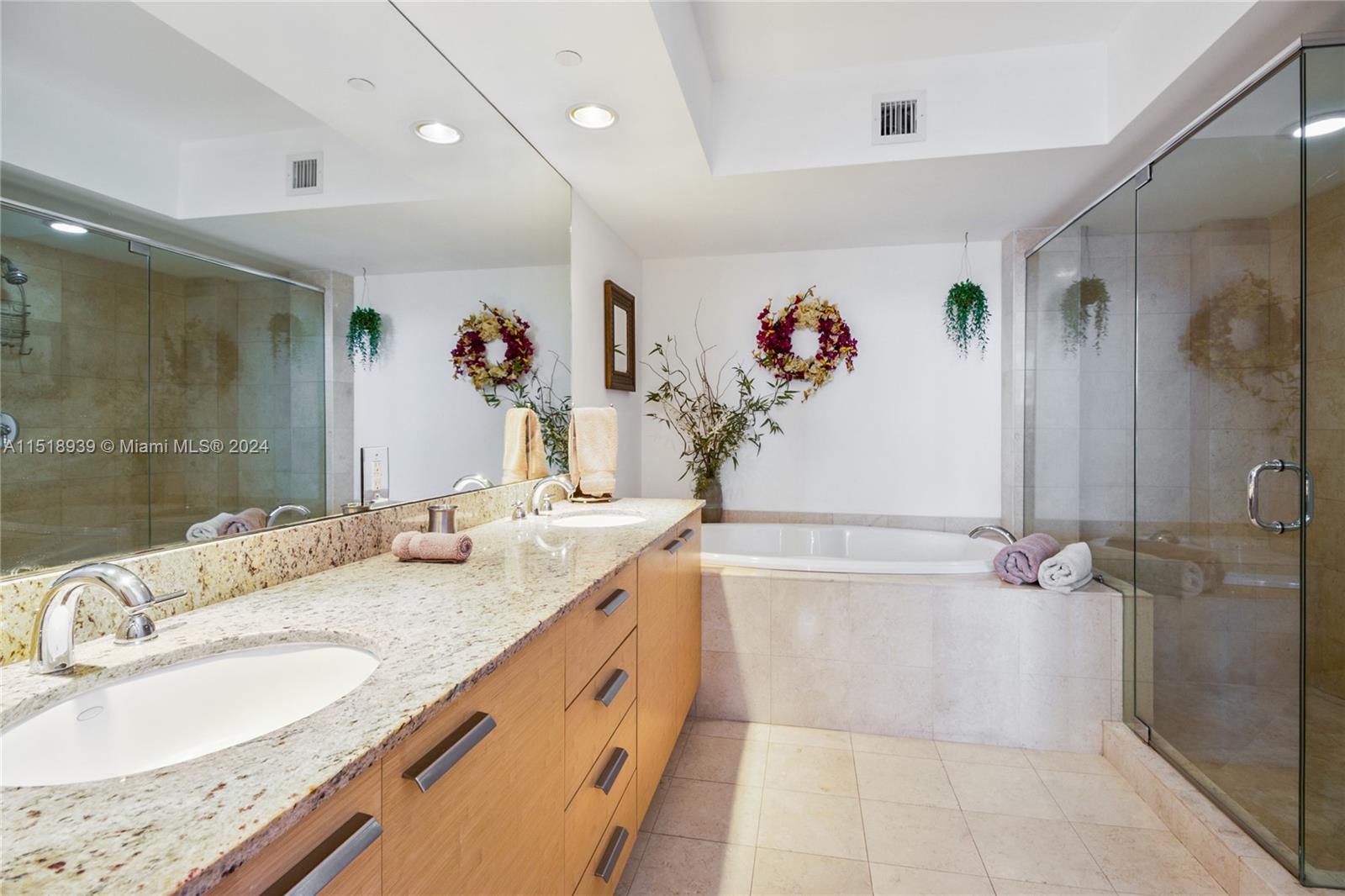 1830 S OCEAN DR 2104, Hallandale Beach, Florida 33009, 3 Bedrooms Bedrooms, ,3 BathroomsBathrooms,Residentiallease,For Rent,1830 S OCEAN DR 2104,A11518939