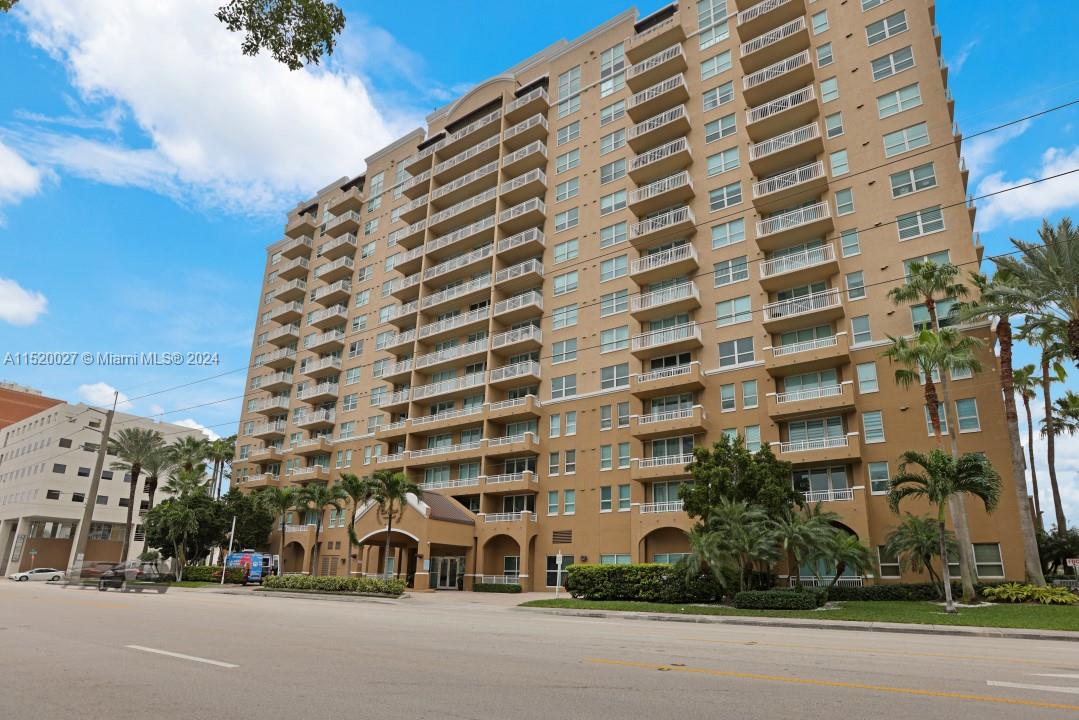 Beautiful 1/1 condo nestled in a good area near Coral Gables. 2 parking spots, 24 hour security. Do not miss out on this unit!