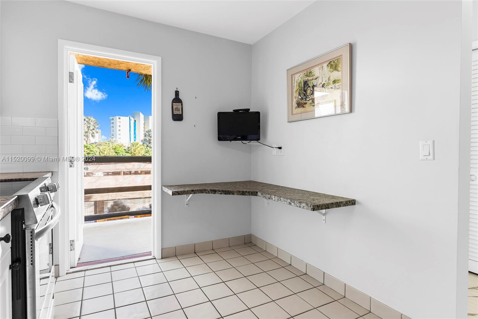 2731 14th St Cswy, Pompano Beach, FL, 33062 United States, 2 Bedrooms Bedrooms, ,2 BathroomsBathrooms,Residential,For Sale,14th St Cswy,A11520099