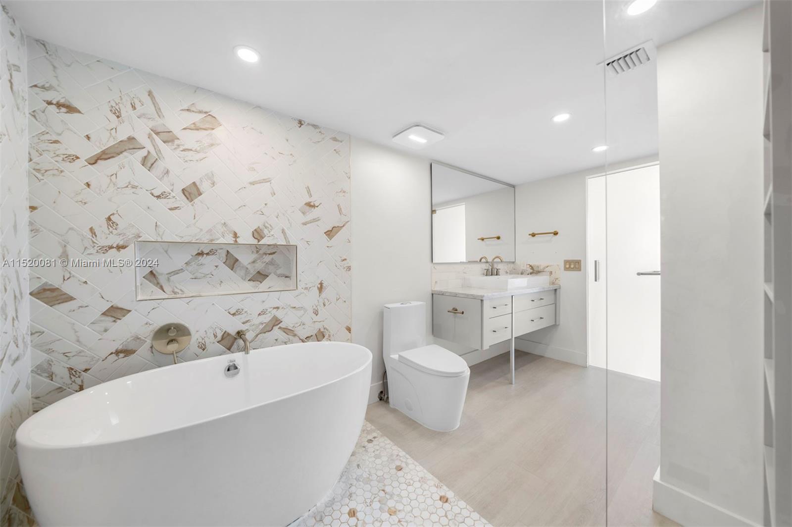 1900 Sunset Harbour dr 1911, Miami Beach, Florida 33139, 2 Bedrooms Bedrooms, ,2 BathroomsBathrooms,Residentiallease,For Rent,1900 Sunset Harbour dr 1911,A11520081