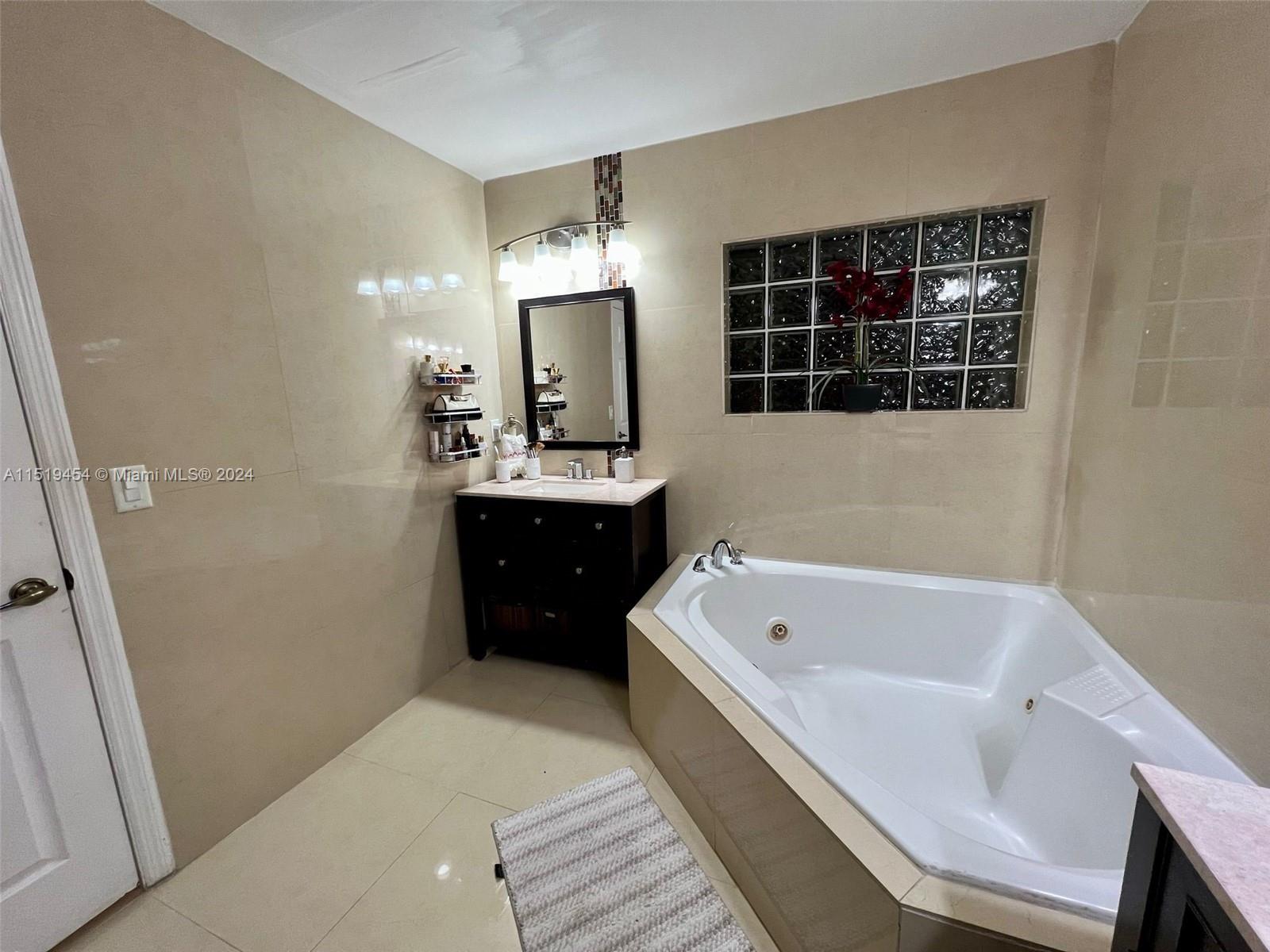 11260 58th Ter, Doral, FL, 33178 United States, 4 Bedrooms Bedrooms, ,3 BathroomsBathrooms,Residential,For Sale,58th Ter,A11519454