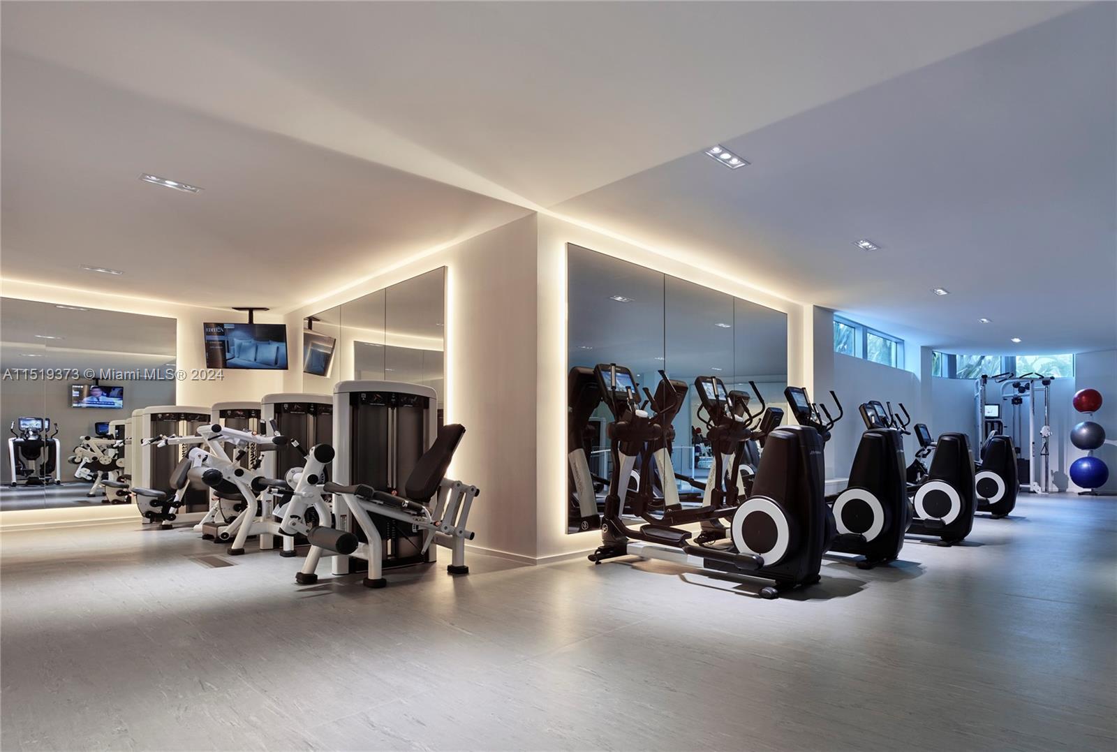 2901 COLLINS AV 1207, Miami Beach, Florida 33140, 1 Bedroom Bedrooms, ,1 BathroomBathrooms,Residential,For Sale,2901 COLLINS AV 1207,A11519373