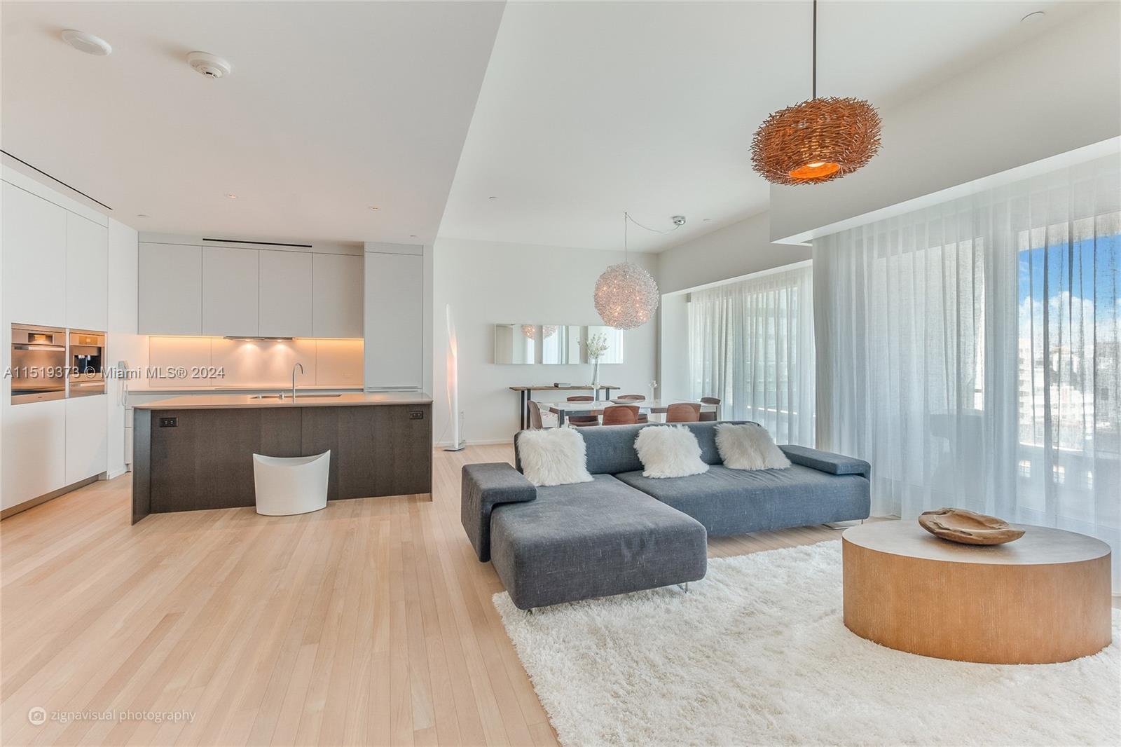 2901 COLLINS AV 1207, Miami Beach, Florida 33140, 1 Bedroom Bedrooms, ,1 BathroomBathrooms,Residential,For Sale,2901 COLLINS AV 1207,A11519373