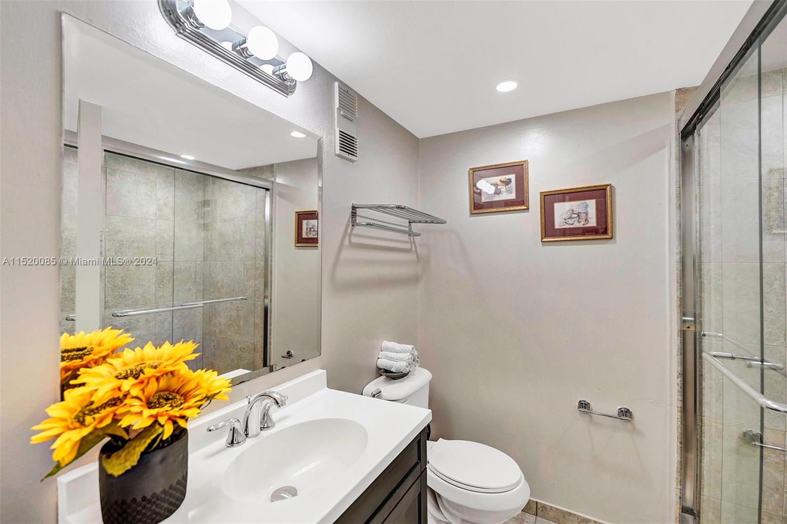 710 Washington Ave 315 (Available 05/20), Miami Beach, Florida 33139, 1 Bedroom Bedrooms, ,1 BathroomBathrooms,Residentiallease,For Rent,710 Washington Ave 315 (Available 05/20),A11520085