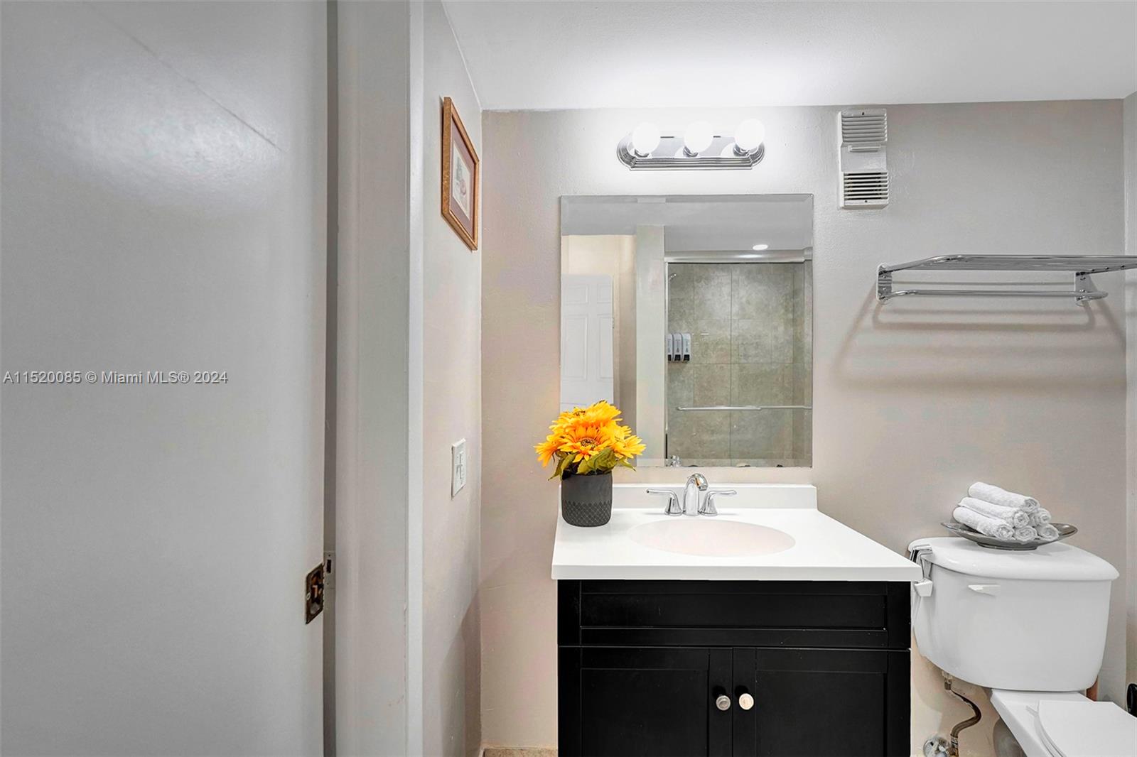 710 Washington Ave 315 (Available 05/20), Miami Beach, Florida 33139, 1 Bedroom Bedrooms, ,1 BathroomBathrooms,Residentiallease,For Rent,710 Washington Ave 315 (Available 05/20),A11520085