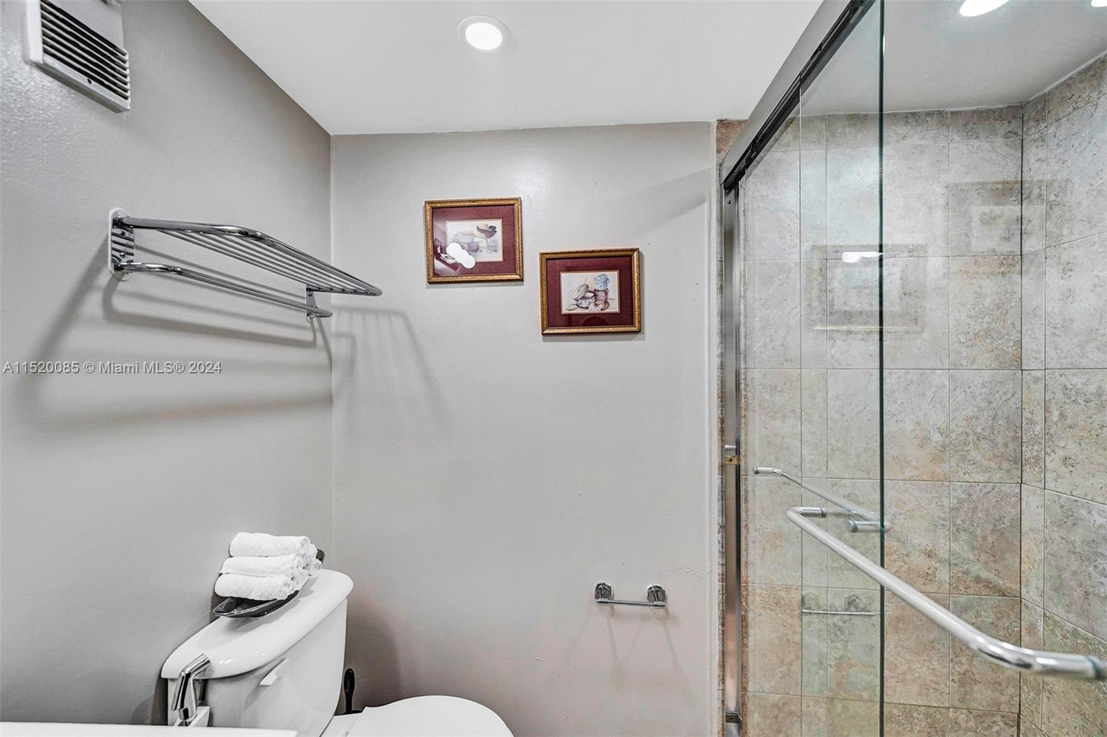 710 Washington Ave 315 (Available 05/20), Miami Beach, Florida 33139, 1 Bedroom Bedrooms, ,1 BathroomBathrooms,Residentiallease,For Rent,710 Washington Ave 315 (Available 05/20),A11520085