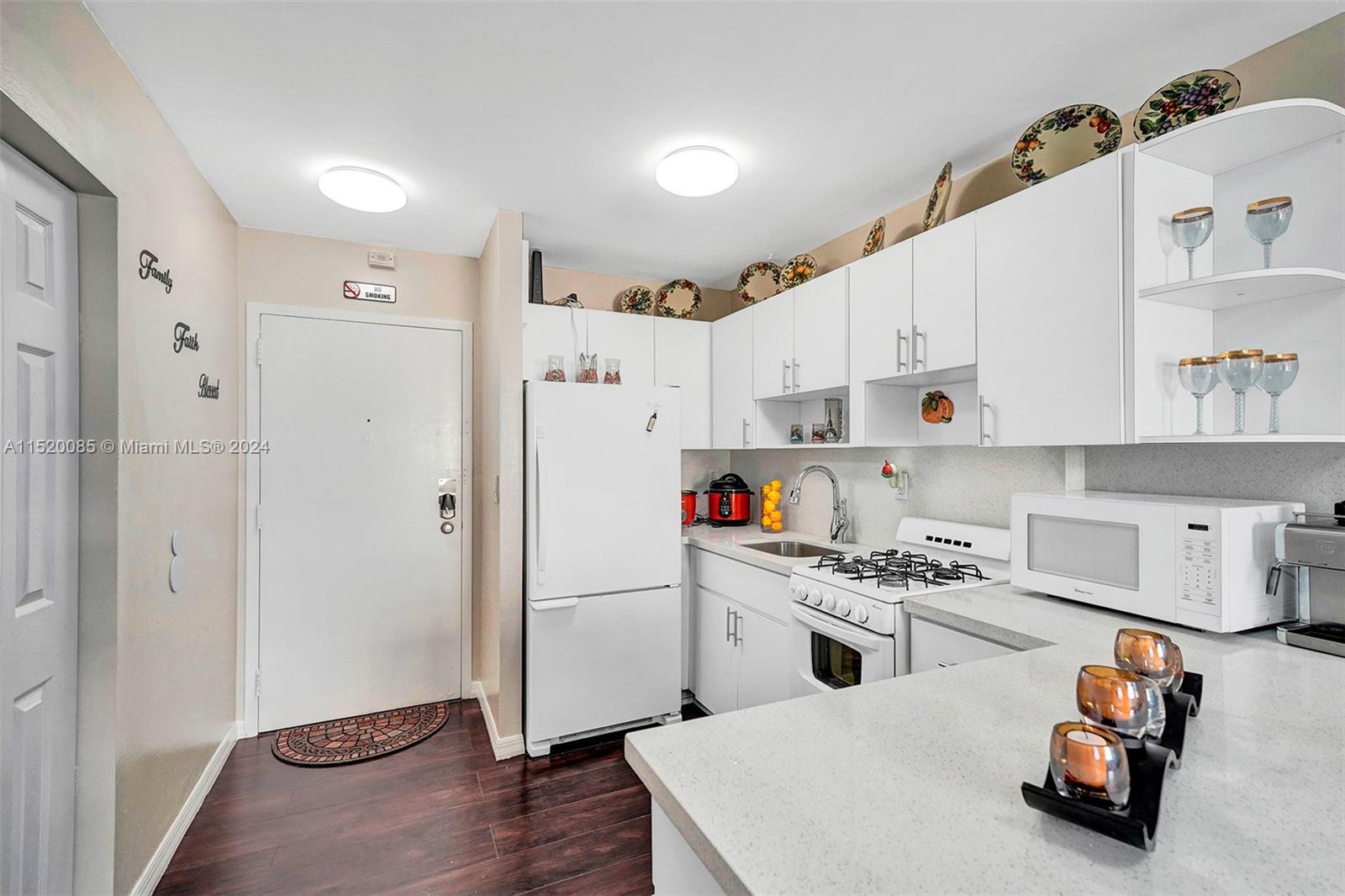 710 Washington Ave 315 (Available 05/20), Miami Beach, Florida 33139, 1 Bedroom Bedrooms, ,1 BathroomBathrooms,Residentiallease,For Rent,710 Washington Ave 315 (Available 05/20),A11520085