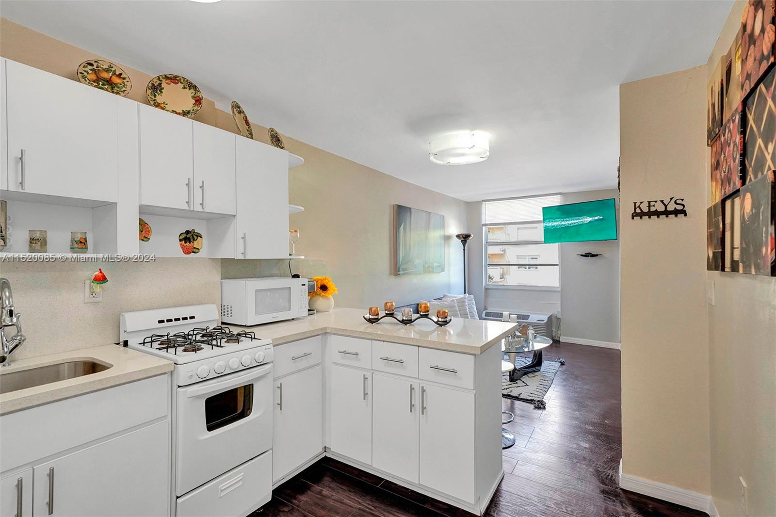 710 Washington Ave 315 (Available 05/20), Miami Beach, Florida 33139, 1 Bedroom Bedrooms, ,1 BathroomBathrooms,Residentiallease,For Rent,710 Washington Ave 315 (Available 05/20),A11520085