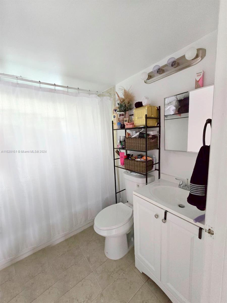 8023 Lake Dr 105, Doral, FL 33166, 2 Bedrooms Bedrooms, ,2 BathroomsBathrooms,Residential,For Sale,Lake Dr,A11520151