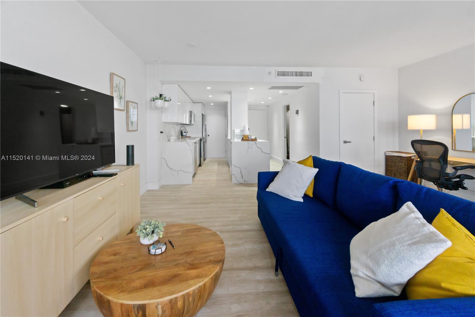 100 Lincoln Rd 1120, Miami Beach, Florida 33139, ,1 BathroomBathrooms,Residentiallease,For Rent,100 Lincoln Rd 1120,A11520141