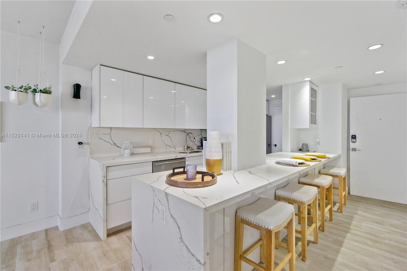 100 Lincoln Rd 1120, Miami Beach, Florida 33139, ,1 BathroomBathrooms,Residentiallease,For Rent,100 Lincoln Rd 1120,A11520141