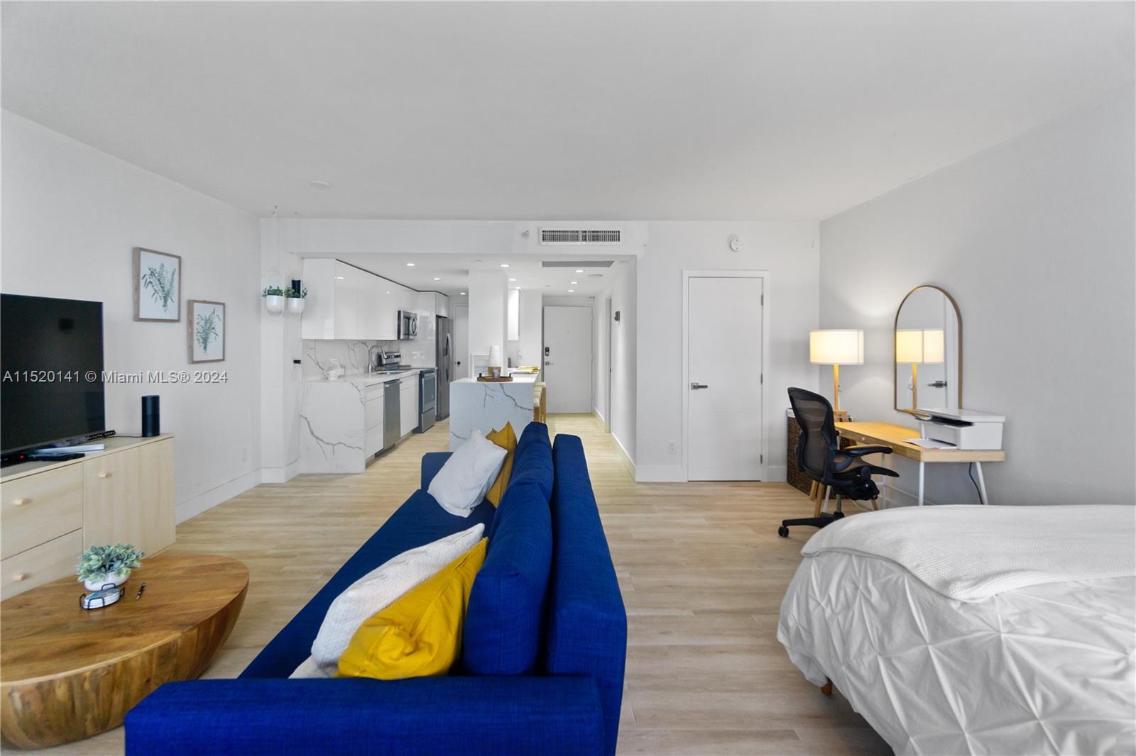 100 Lincoln Rd 1120, Miami Beach, Florida 33139, ,1 BathroomBathrooms,Residentiallease,For Rent,100 Lincoln Rd 1120,A11520141