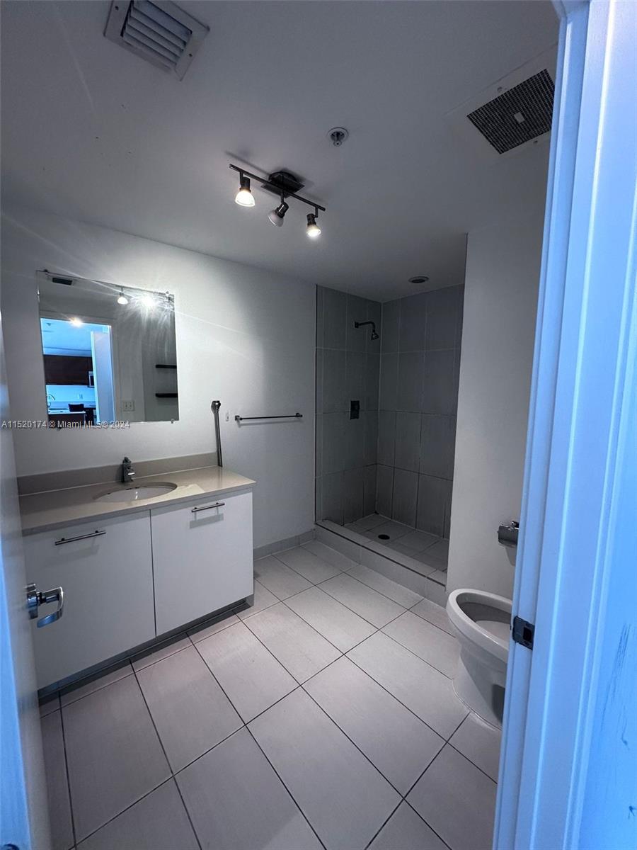 Miami, Florida 33137, 1 Bedroom Bedrooms, ,1 BathroomBathrooms,Residentiallease,For Rent,A11520174