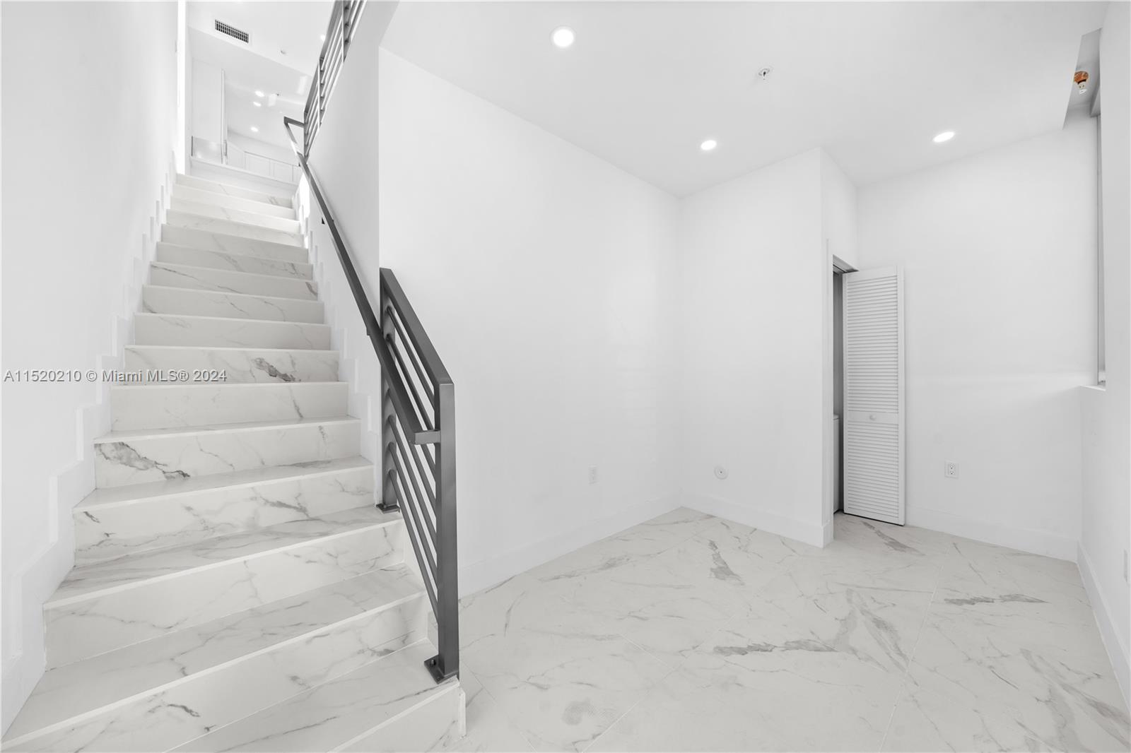 7645 Carlyle Ave, Miami Beach, Florida 33141, ,Commercialsale,For Sale,7645 Carlyle Ave,A11520210