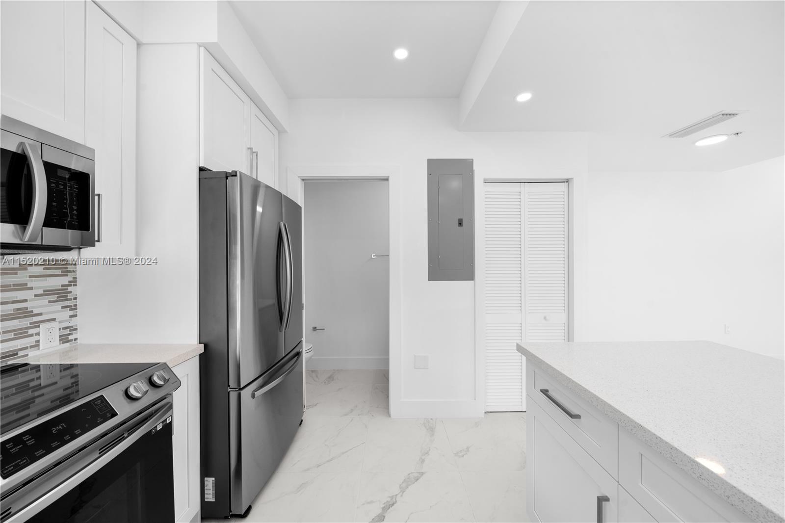 7645 Carlyle Ave, Miami Beach, Florida 33141, ,Commercialsale,For Sale,7645 Carlyle Ave,A11520210