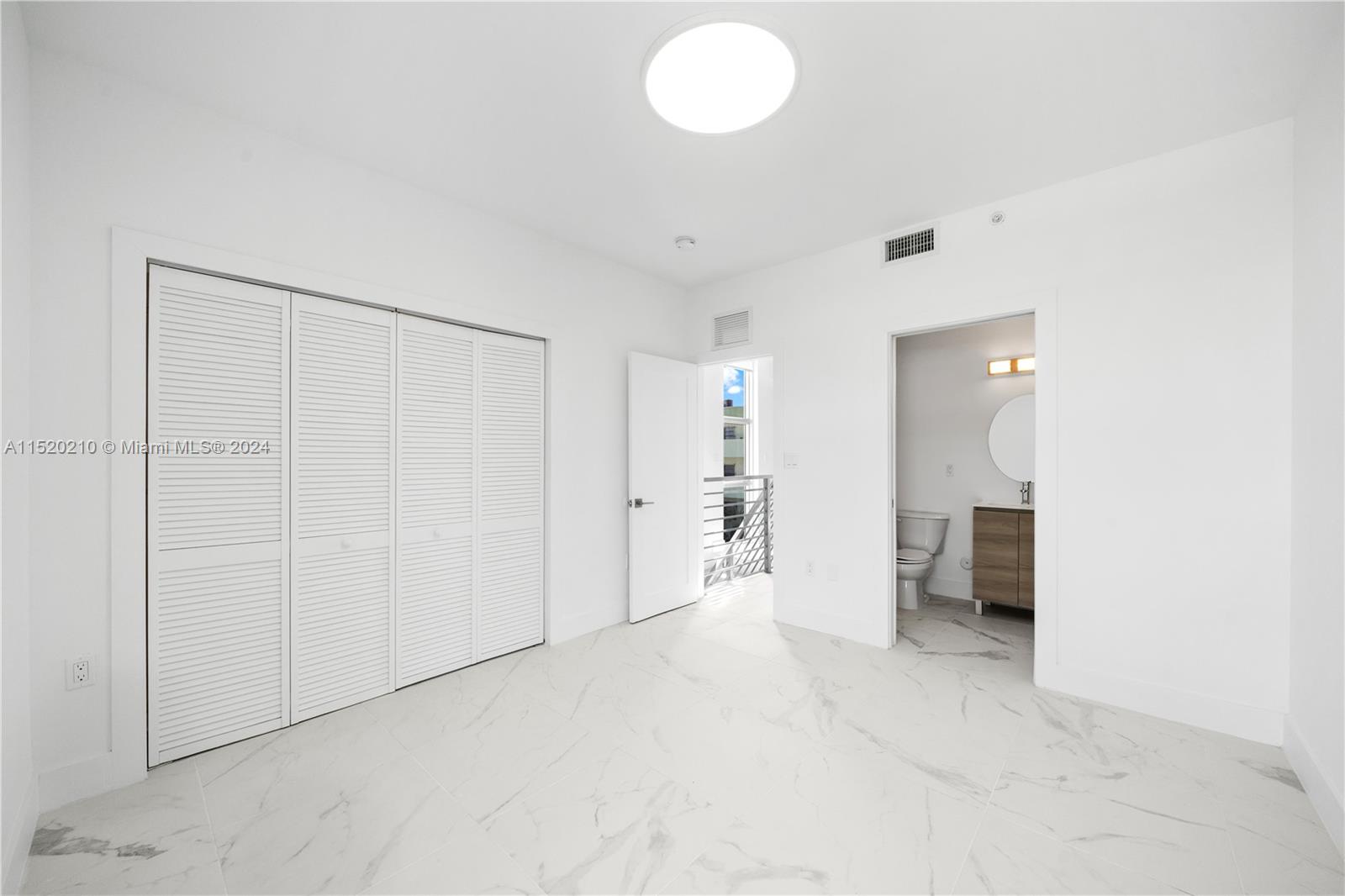 7645 Carlyle Ave, Miami Beach, Florida 33141, ,Commercialsale,For Sale,7645 Carlyle Ave,A11520210