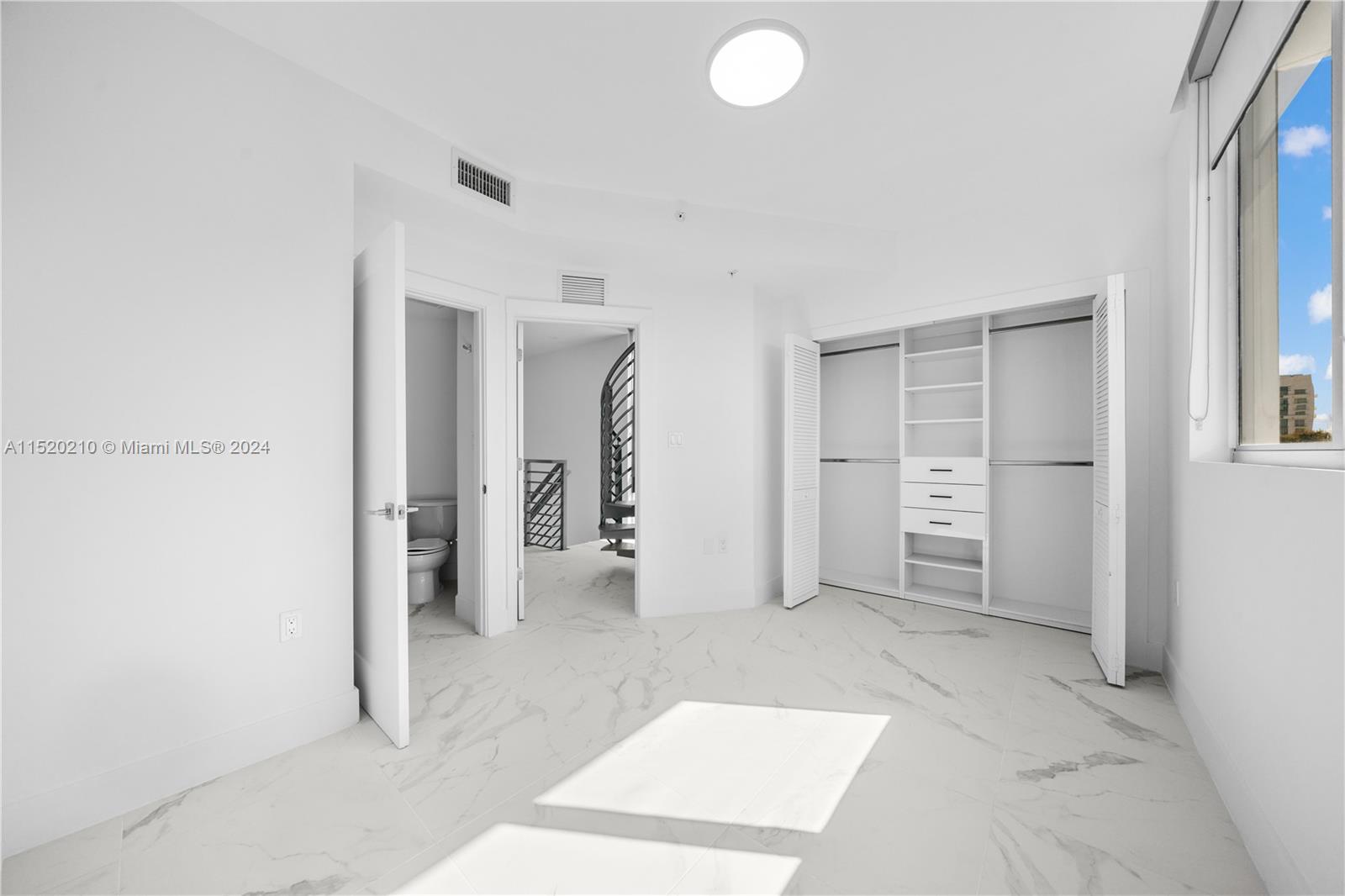 7645 Carlyle Ave, Miami Beach, Florida 33141, ,Commercialsale,For Sale,7645 Carlyle Ave,A11520210