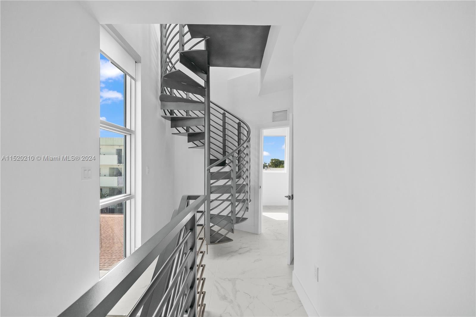 7645 Carlyle Ave, Miami Beach, Florida 33141, ,Commercialsale,For Sale,7645 Carlyle Ave,A11520210