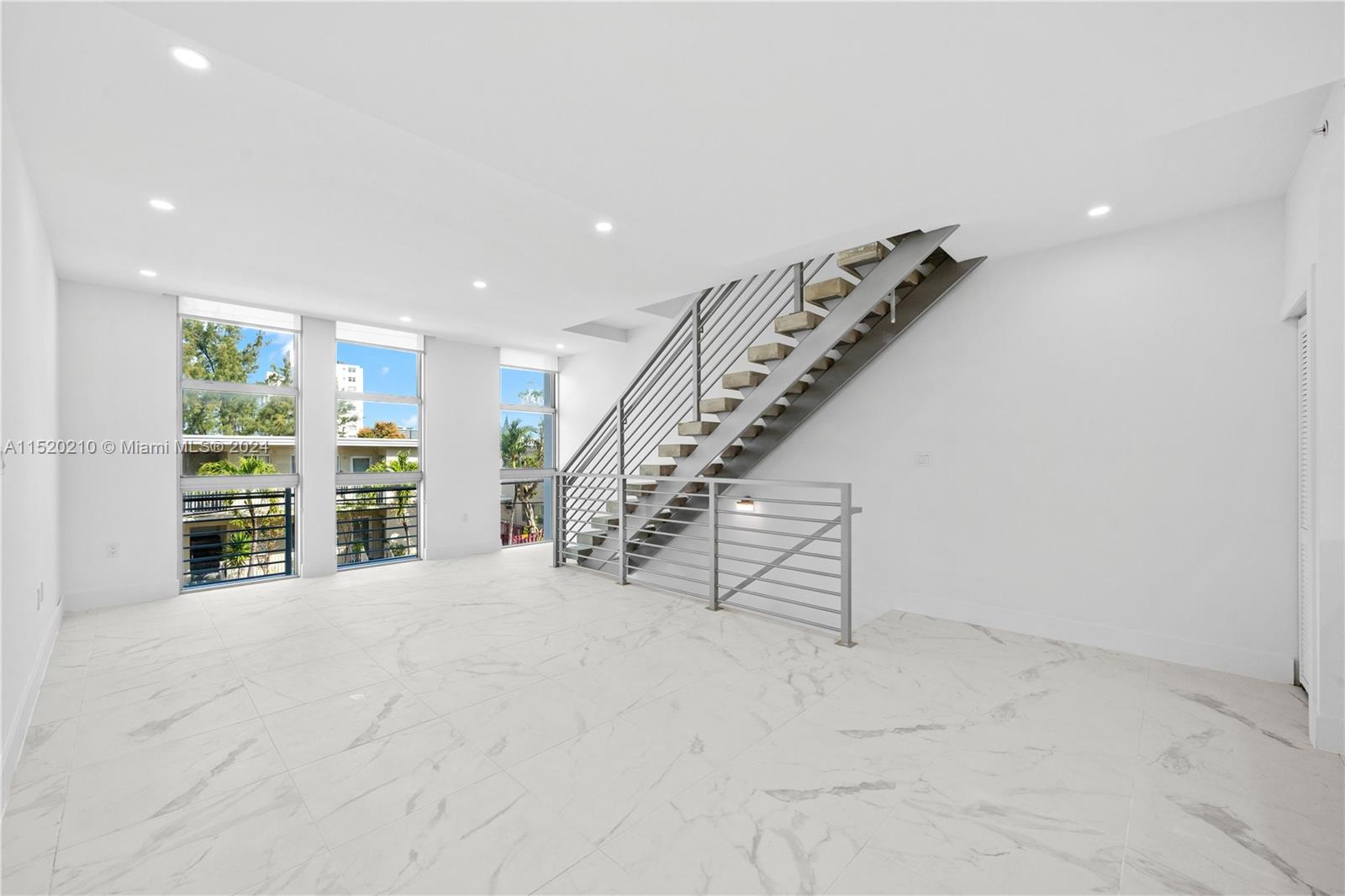 7645 Carlyle Ave, Miami Beach, Florida 33141, ,Commercialsale,For Sale,7645 Carlyle Ave,A11520210