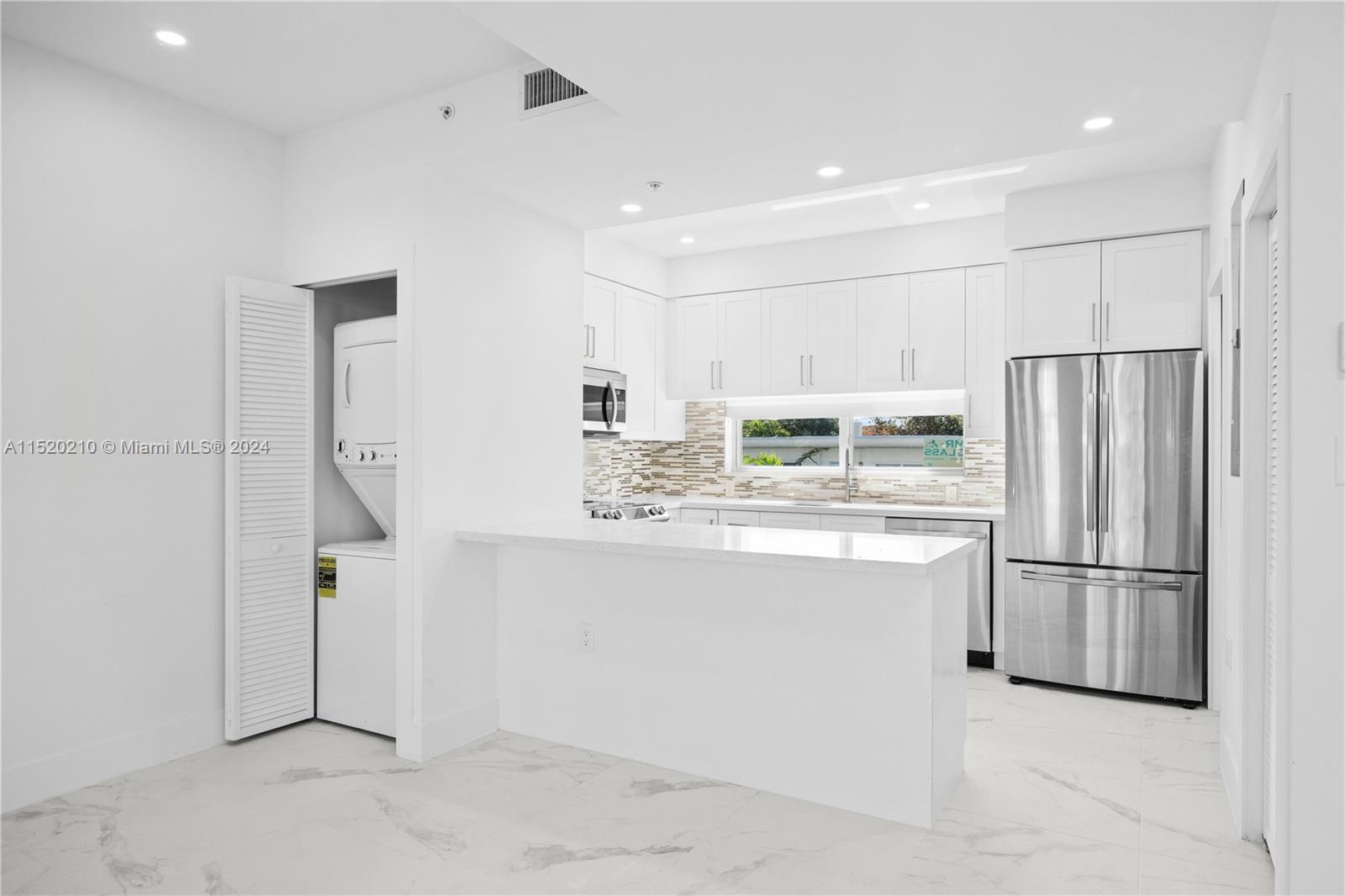 7645 Carlyle Ave, Miami Beach, Florida 33141, ,Commercialsale,For Sale,7645 Carlyle Ave,A11520210