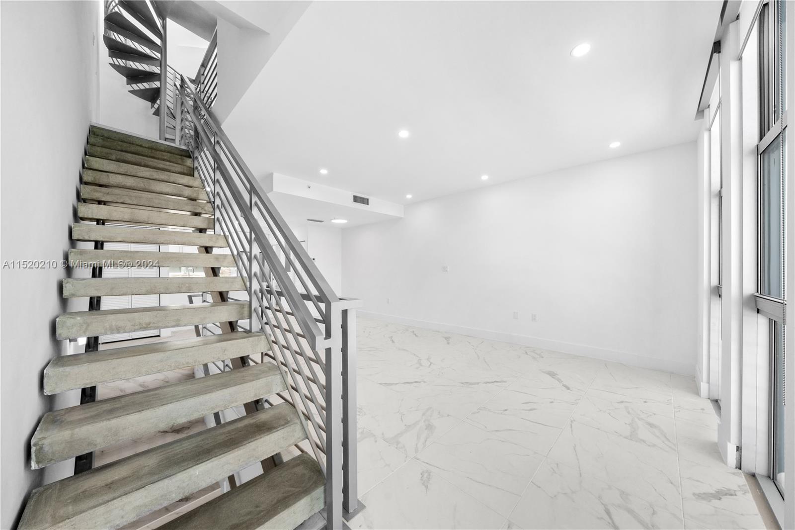 7645 Carlyle Ave, Miami Beach, Florida 33141, ,Commercialsale,For Sale,7645 Carlyle Ave,A11520210